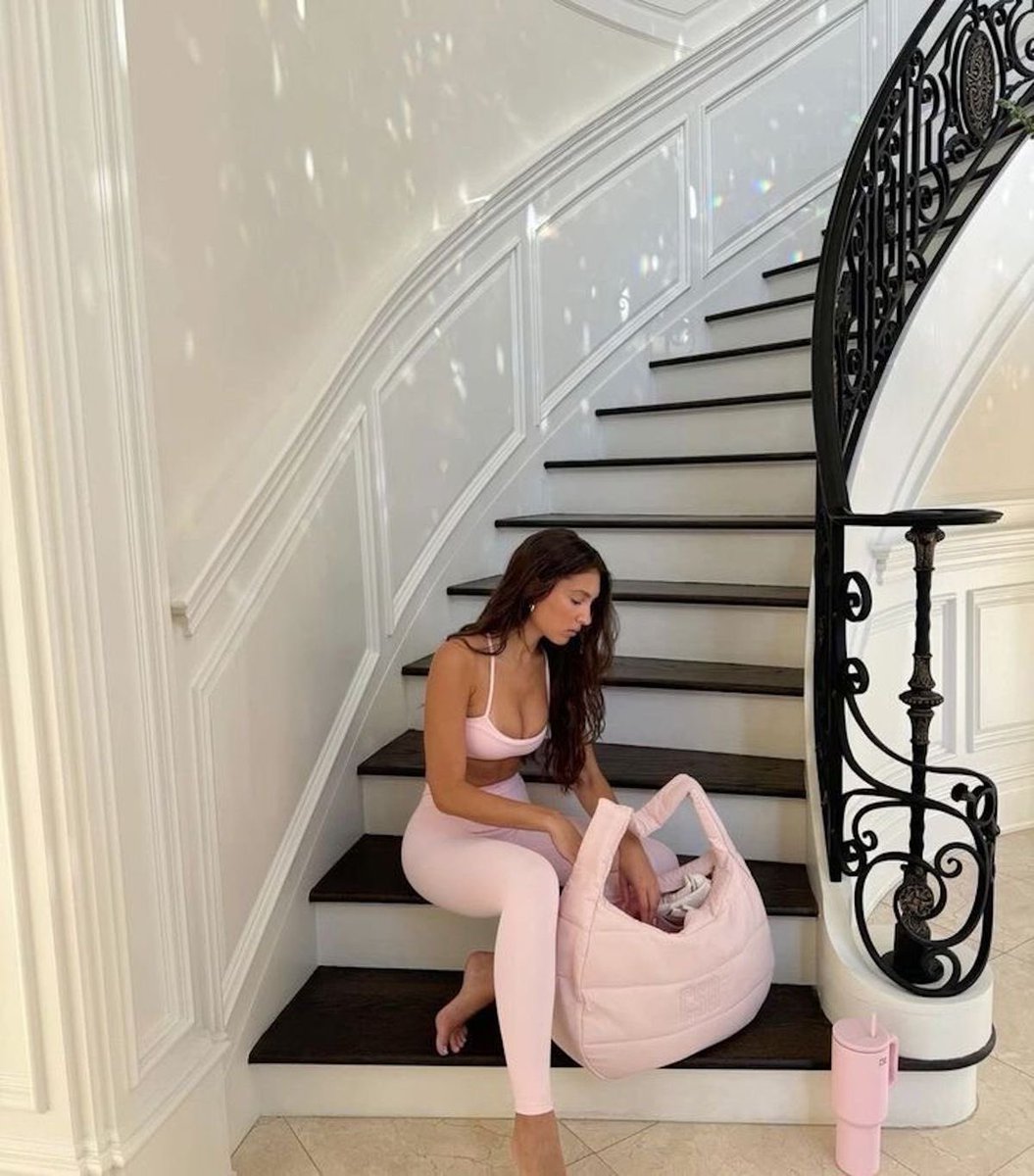 classyladylife's tweet photo. pink gym outfit🩰 https://t.co/O5F7ieP7uT