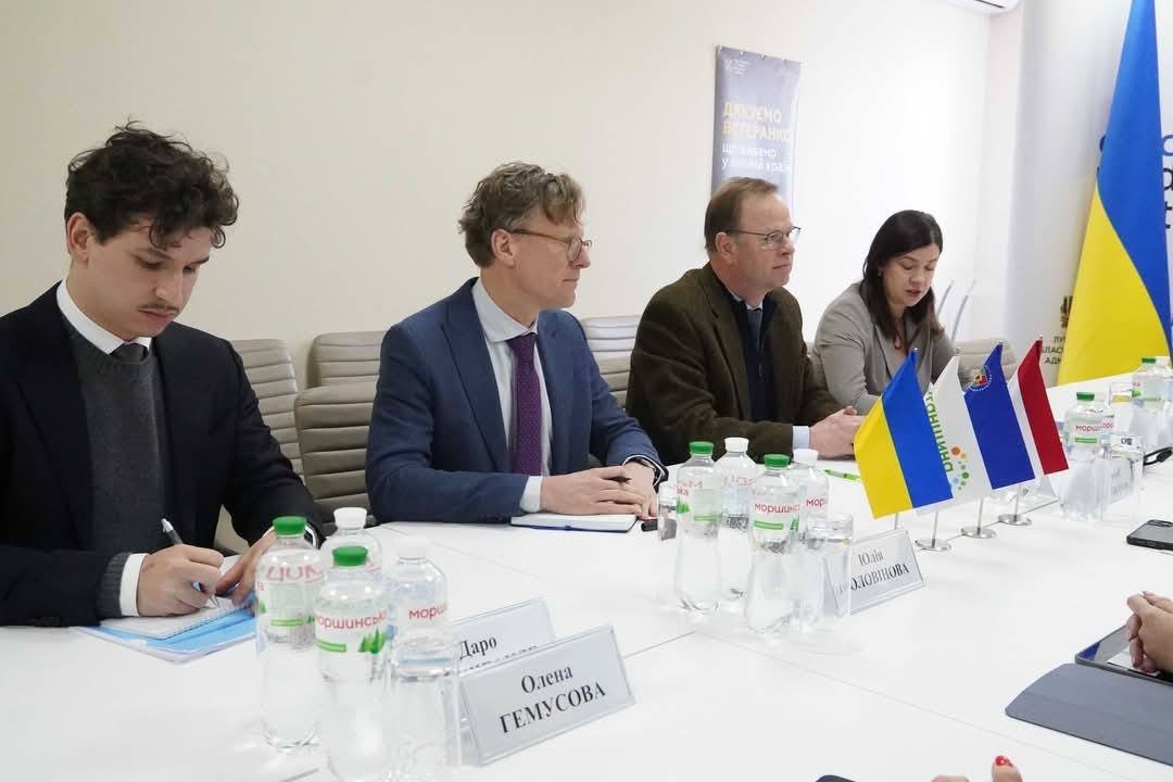 _Denyshchenko's tweet photo. Зустрілися з делегацією Посольства Королівства Нідерландів в Україні на чолі з Надзвичайним і Повноважним Послом Королівства Нідерландів в Україні Й.В. Паном Алле Дорхаутом https://t.co/zX06ZtJC9i