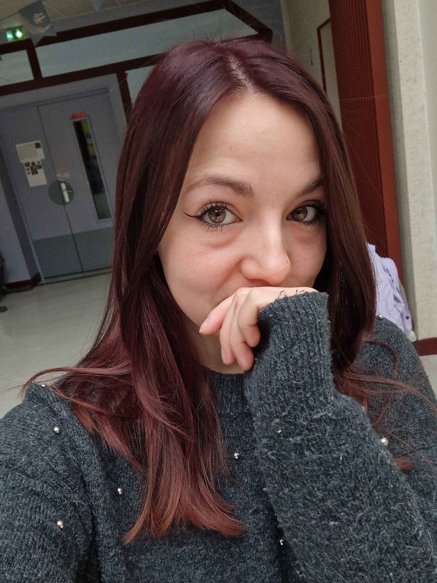 L'une des streameuses de l'event, Louga, devait faire une teinture dans l'un de ses donations goals et c'est chose faite !