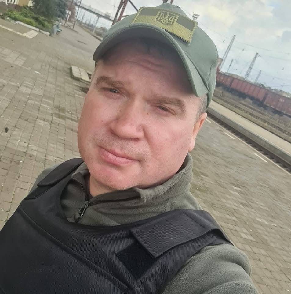 _Denyshchenko's tweet photo. Сьогодні крайній день моєї роботи в Луганської ОДА-ВА, хочу подякувати Артему Лисогору за довіру та підтримку, всім колегам, які виконували свою роботу в надзвичайно складних умовах з 2014 року, та на початку 2022 року, одними з перших зустріли  повномасштабне вторгнення https://t.co/41ohxC92w3