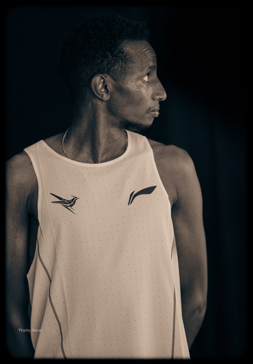 angasurunning's tweet image. Photo of the week. 

Selemon Barega sponsored by Li-Ning.