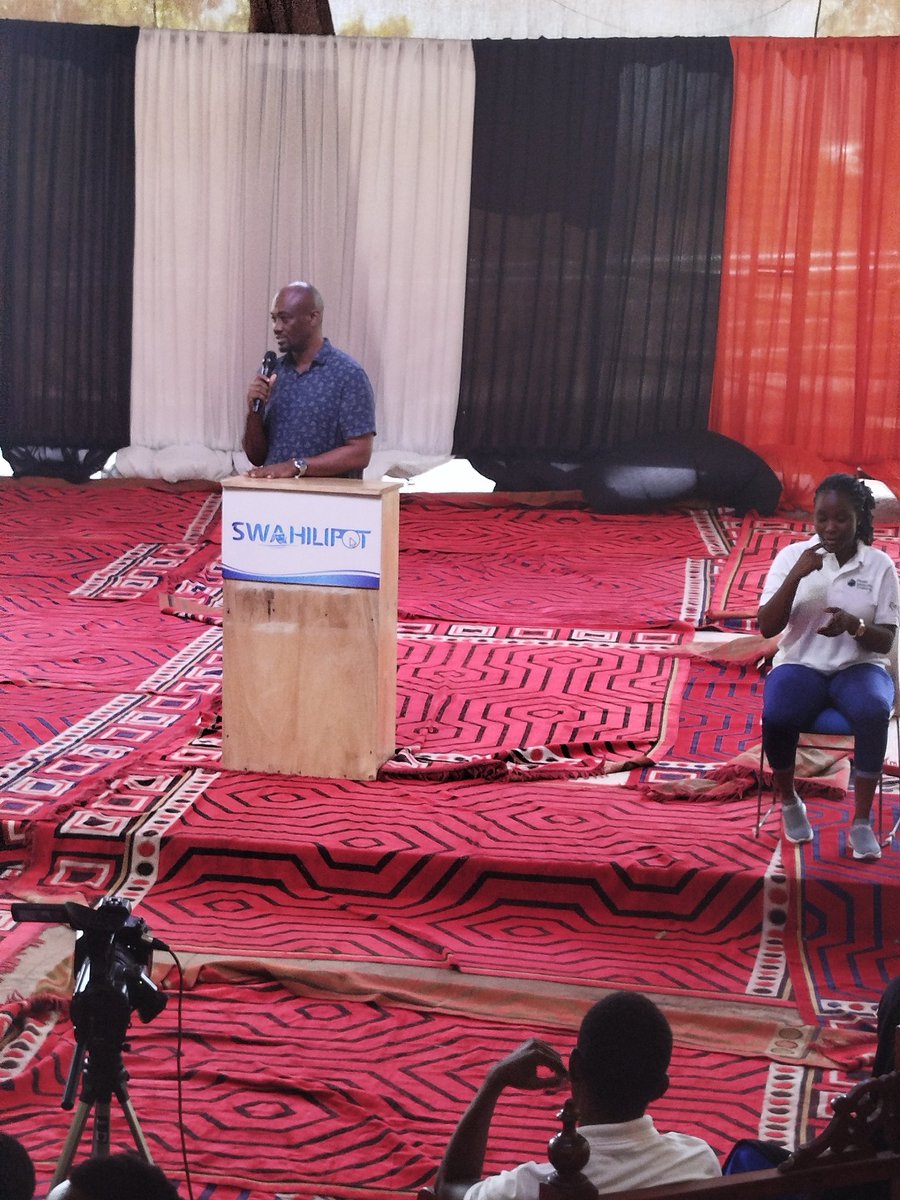 KenGitongah's tweet image. A speech by @MahmoudNoor03, the chief mentor and founder of @swahilipothub . 

A key take away point from him is &quot; Build businesses based on honesty. Learn to say no even when you have a chance to steal from a customer. Lies will catch up with you sooner or later&quot; 
#PIChallenge