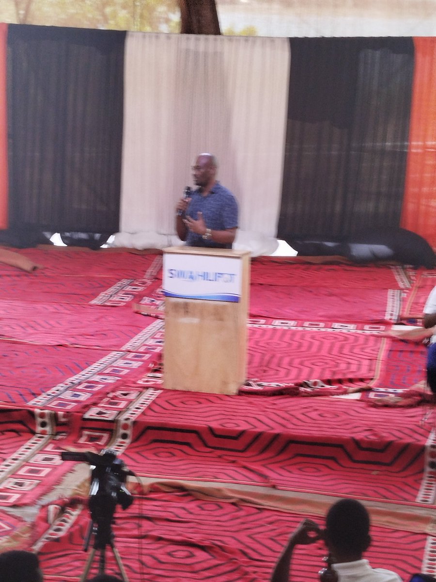 KenGitongah's tweet image. A speech by @MahmoudNoor03, the chief mentor and founder of @swahilipothub . 

A key take away point from him is &quot; Build businesses based on honesty. Learn to say no even when you have a chance to steal from a customer. Lies will catch up with you sooner or later&quot; 
#PIChallenge