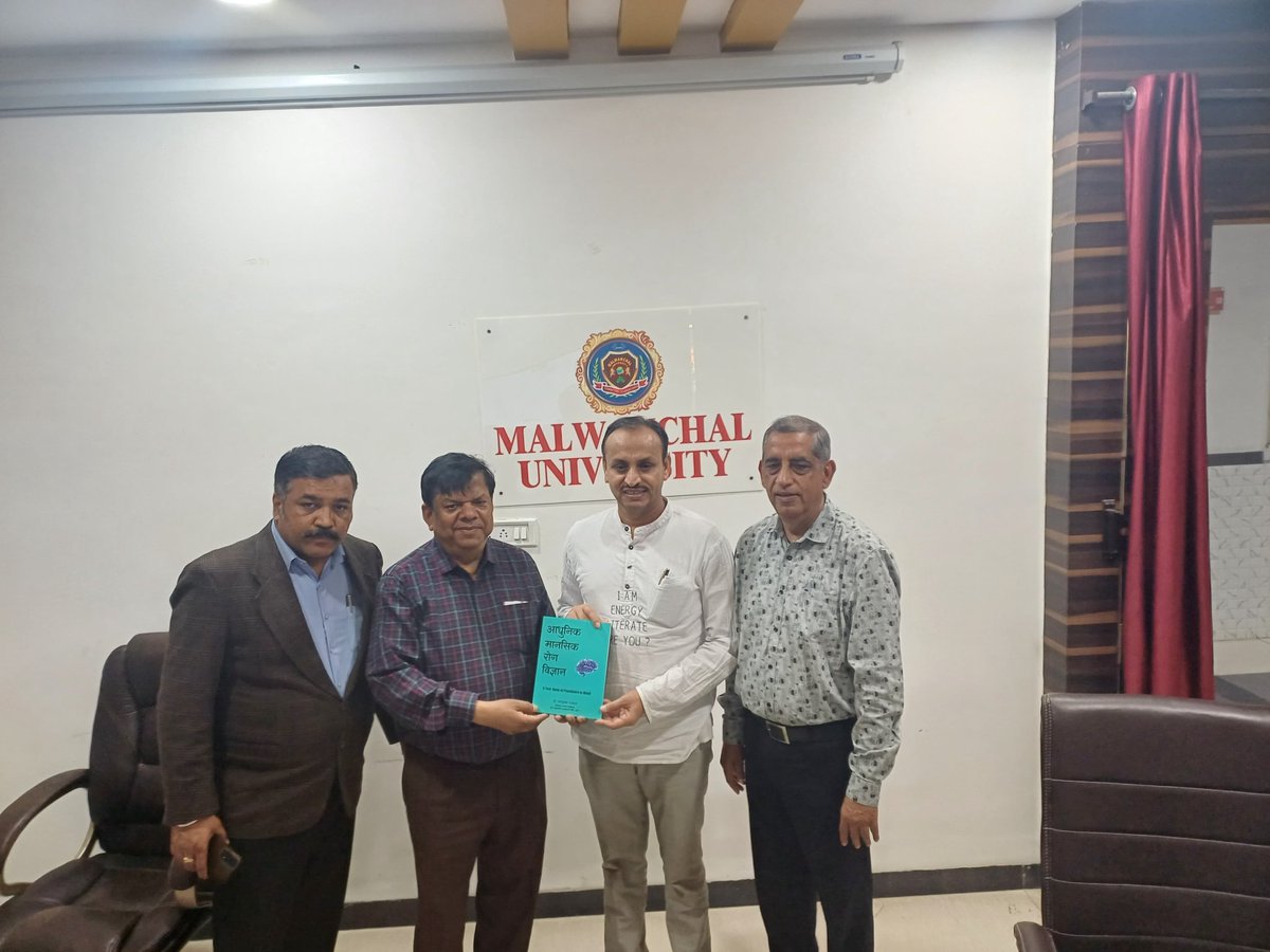 inclimatmission's tweet image. Today's climate workshop at Malwanchal University,  400+ attendees 🌱🙌🏻

#SolarManOfIndia #IndoreClimateMission #PublicMovement