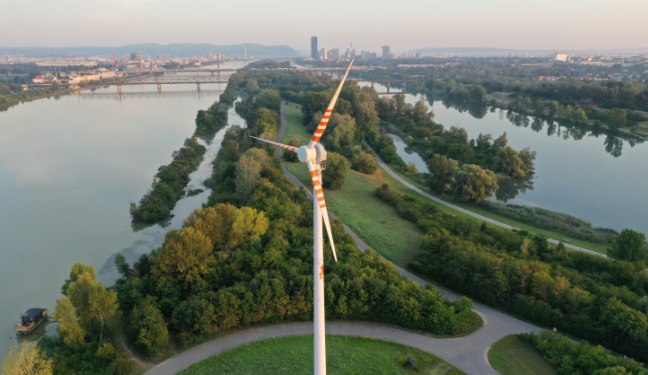 Systemauswirkungen der #Windkraft 🌍

Welche Auswirkungen hat Windkraft auf Umwelt, Gesellschaft, Wirtschaft &amp; Recht? Eine Studie der <a href="/ETH/">ETH Zürich</a>  Zürich zeigt ➡️Die größte Hürde ist die fehlende Akzeptanz

Wir haben die wichtigsten Erkenntnisse zusammengefasst👇
positionen.wienenergie.at/studien/akzept…