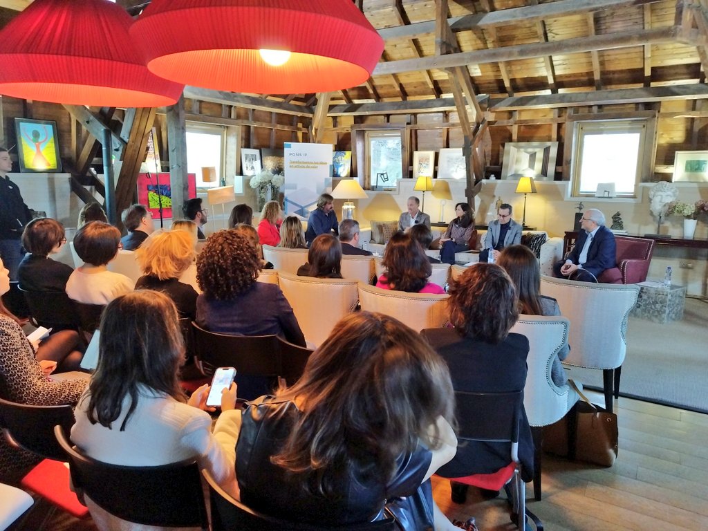 PONS_IP's tweet photo. @OEPM_es Arranca la mesa redonda 👤🎤sobre la realidad, retos y oportunidades de la herramienta del #diseño entre @OEPM_es @di_mad @udit_es @MahouSanMiguel y #mustang moderada por PONS IP en @FUNDACIONPONS 

🔴📺

https://t.co/wK1HjgXLaG #IPforIP https://t.co/VkPKxZV9iH