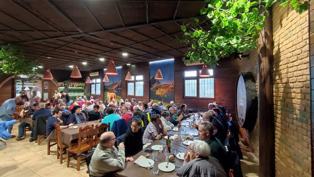 Este sábado 22 de Febrero se celebra la tradicional Comida de Radioaficionados del Radio Club <a href="/RallyeLlanes/">Escudería Villa de Llanes</a> en el Restaurante la Veguca.

¡Hoy es el último día para confirmar tu asistencia! A las 21:00 se cierra el formulario, así que no esperes más:
 docs.google.com/forms/d/e/1FAI…