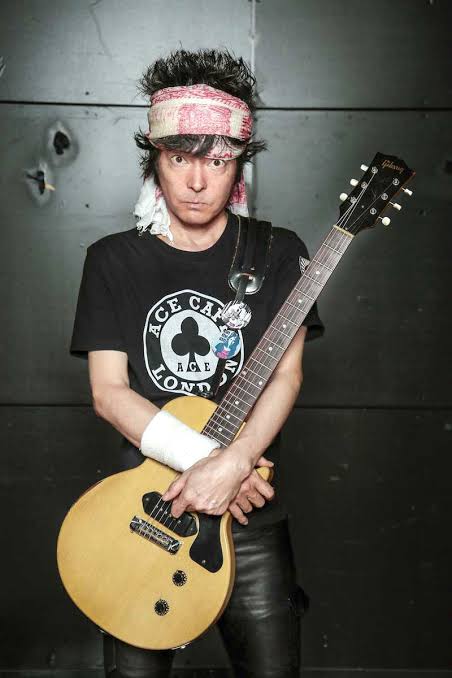 続いて今日は THE BLUE HEARTS， THE HIGH LOWSのギタリスト🎸で 大