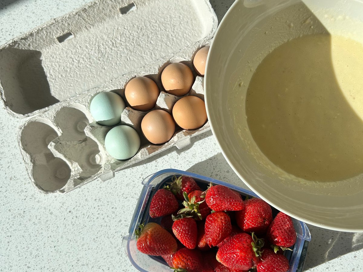 vitabiotics's tweet image. Whisk, mix and bake your way to happiness. 🍪 🧈
There’s nothing like the smell of fresh treats in the oven! 

#BakingBliss #SweetTreats #BakingFun