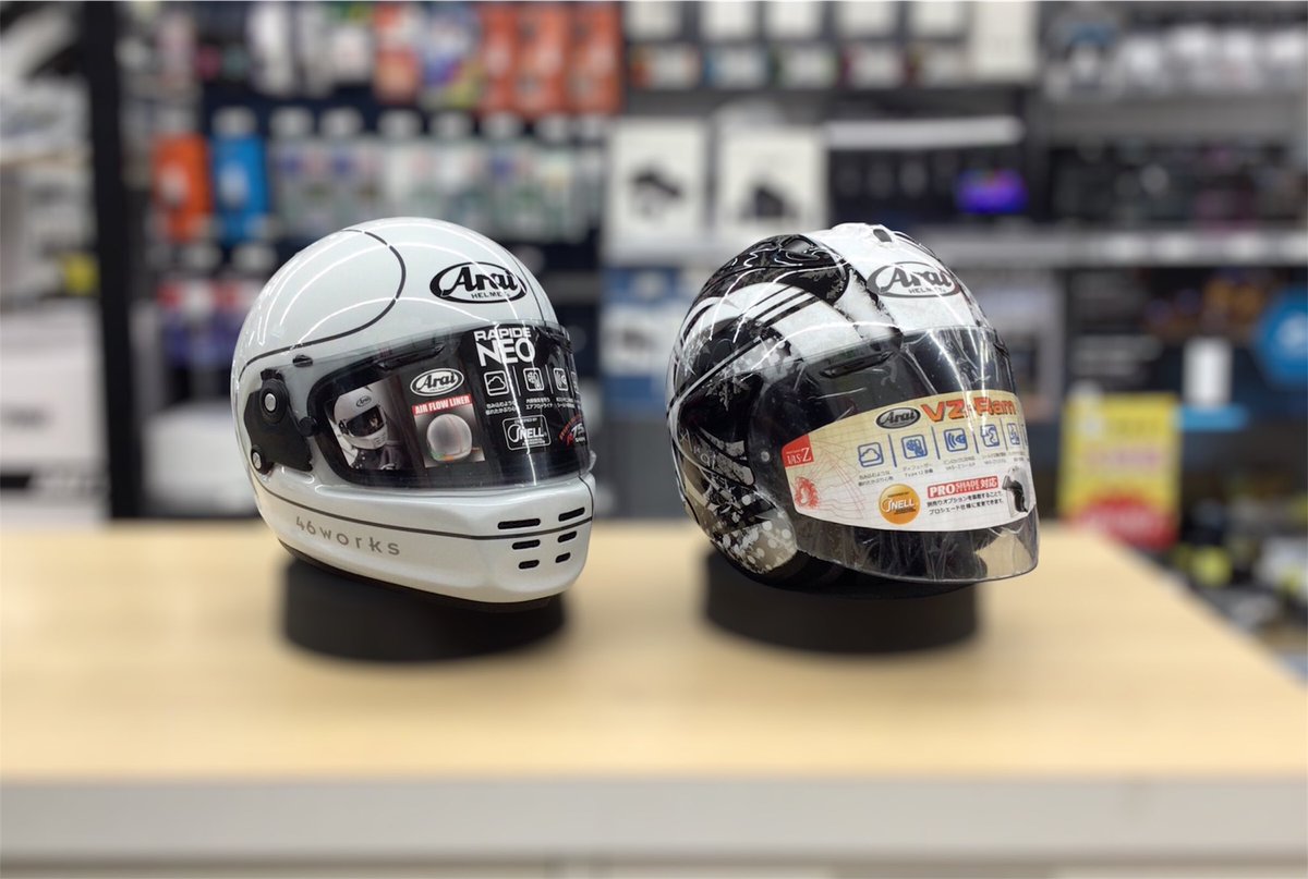 RicolandOkinawa's tweet photo. こんにちは☀️ #ライコランド沖縄 店です☺️
#Arai さんの人気 #ヘルメット、「 #RAPIDENEO」と「#VZRAM」の人気グラフィックが再入荷しました👏👏
当店では試着が可能です☺️
また、アライ•テクニカルプロショップですので、お客様の頭に合わせて内装を調整できます👀
ご来店お待ちしております🙌 https://t.co/u8dk3xBj8q