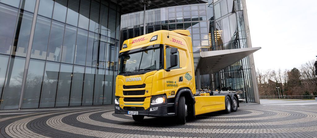 Scania and DHL Group have jointly developed an Extended Range Electric Vehicle (EREV), an electric truck with a fuel-powered generator, enabling a shift to battery-electric transport without full charging infrastructure. buff.ly/4gRJZGX <a href="/scania/">KHH</a> @dhl #transport #electric