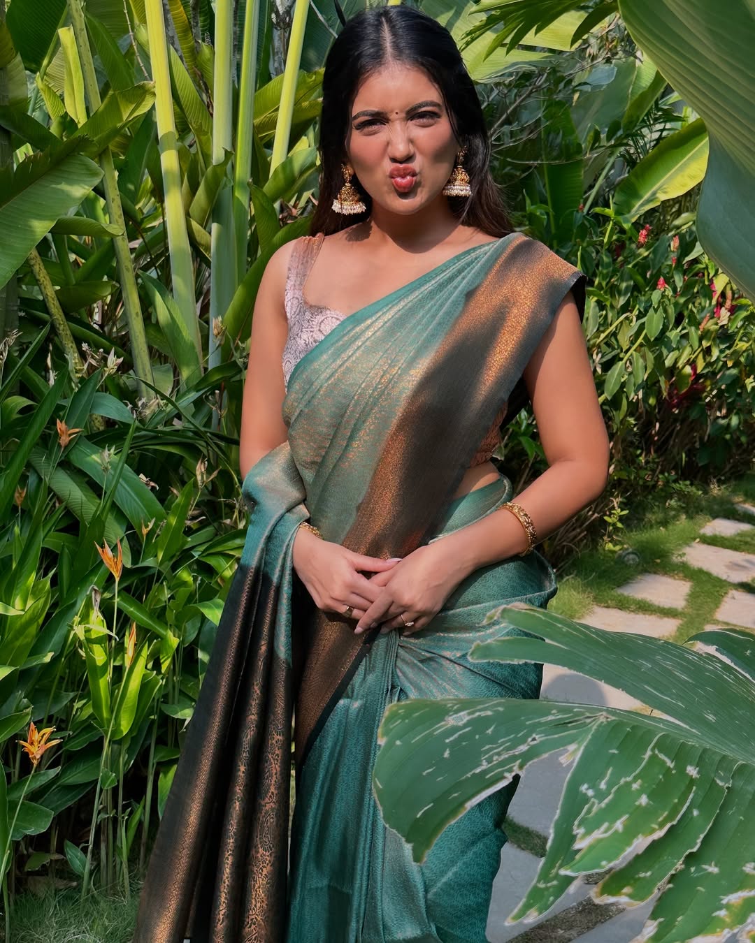 GkOPgV0WMAAKXzY?format=jpg&name=large