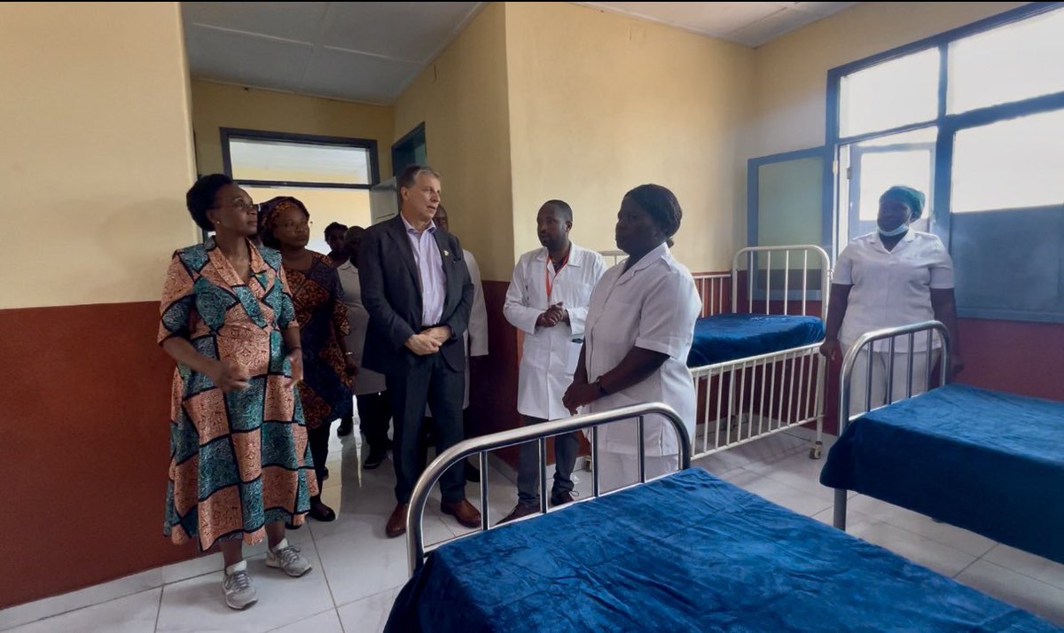 I am honoured to inaugurate this Irish-funded Health Centre in Marrupa, alongside the Governor of Niassa. The facility will provide primary healthcare service to at least 9,586 individuals, including pregnant women, children, &amp; the elderly.