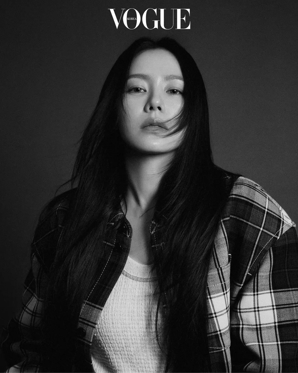 VogueKorea's tweet photo. #협찬 #VogueLeaders #WomanandWork
“과거엔 100m 달리기를 연이어 전력 질주했다면 이제는 마라톤을 하려고요.” 

🔗https://t.co/PLfe79dWDS https://t.co/aFtPUsA1RV