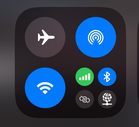 Megabits_mzq's tweet image. #你知道吗 控制中心的 Airdrop 图标只要开关一次，就会变成“所有人”。而且因为十分钟后就会自动关闭，根本不需要点进去改。