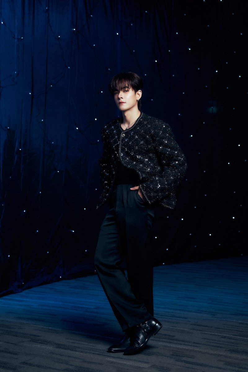 DomundiTV's tweet photo. DMD LINE UP 2025+ “𝗚𝗟𝗢𝗪 𝗨𝗣”
press conference ✨

MARK

X : @Msorntast 
IG : mark_sorntast

DMD GLOW UP 
#DMDLINEUP2025 https://t.co/56XkLzbL1p