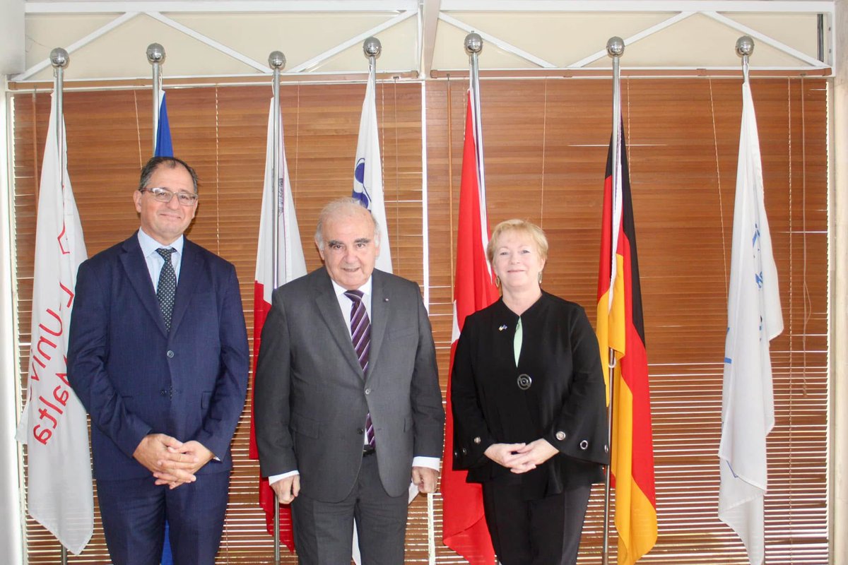 MEDAC Chairman President Emeritus Dr George Vella and Director Professor Stephen Calleya met with H.E. Caroline Whelan, Ambassador of Ireland to Malta for an exchange of views on contemporary international relations. An opportunity to also explore academic cooperation.