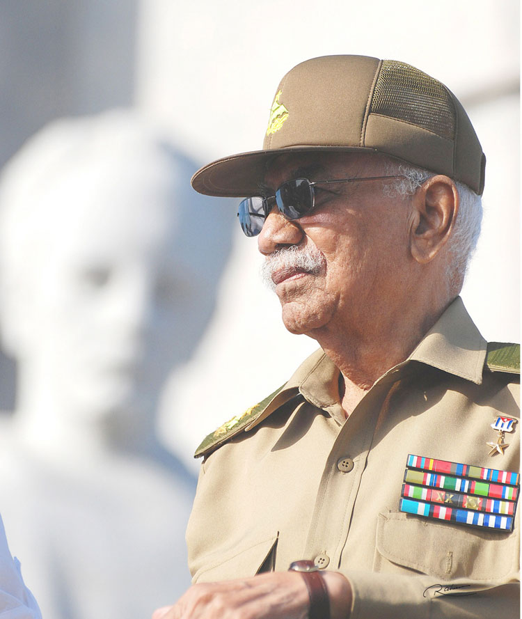 El homenaje de nuestro pueblo a Juan Almeida Bosque, hombre humilde, de gran sensibilidad y buen corazón, revolucionario ejemplar, con una profunda fidelidad a la Patria. Así te recordamos Comandante.
#AlmeidaVive