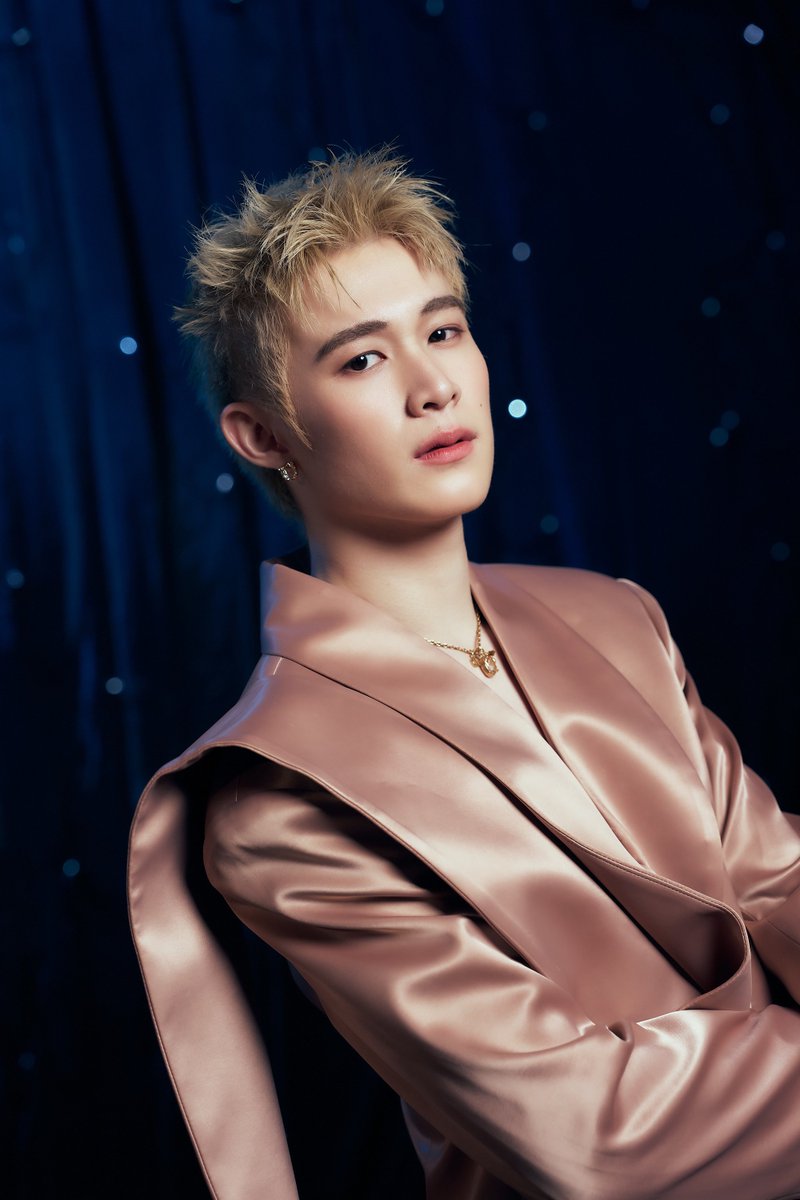 DomundiTV's tweet photo. DMD LINE UP 2025+ “𝗚𝗟𝗢𝗪 𝗨𝗣”
press conference ✨

NAT

X : @natasittttt 
IG : nat.natasit

DMD GLOW UP 
#DMDLINEUP2025 https://t.co/kkJAz07YYK