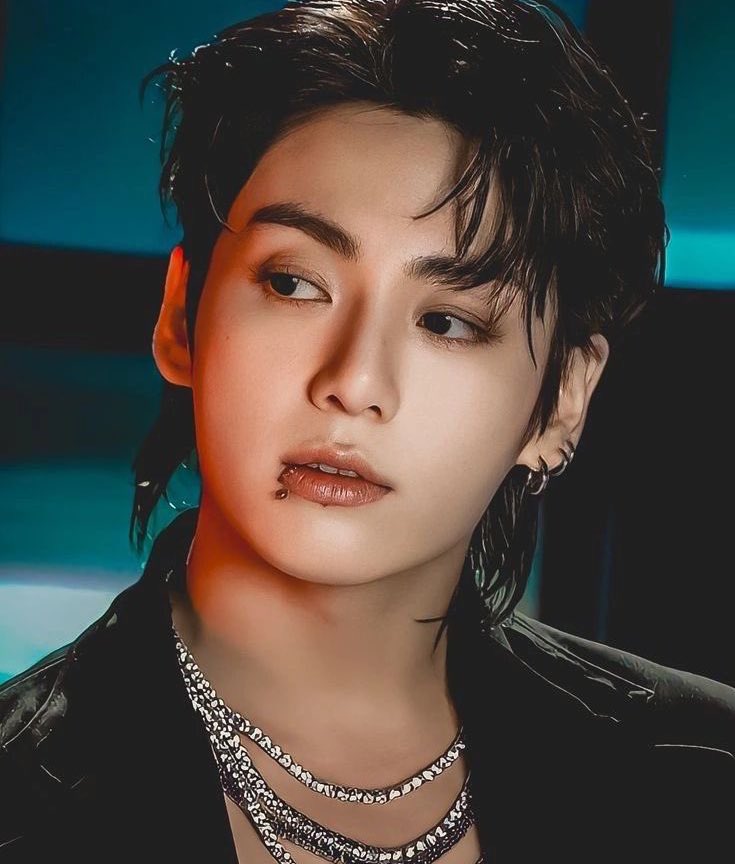 📊Com 3 clipes ultrapassando a marca de 400 milhões de visualizações no YouTube, Jungkook se tornou o segundo artista coreano/K-pop solo com o maior número de clipes que alcançaram essa marca.

🔗youtube.com/playlist?list=…