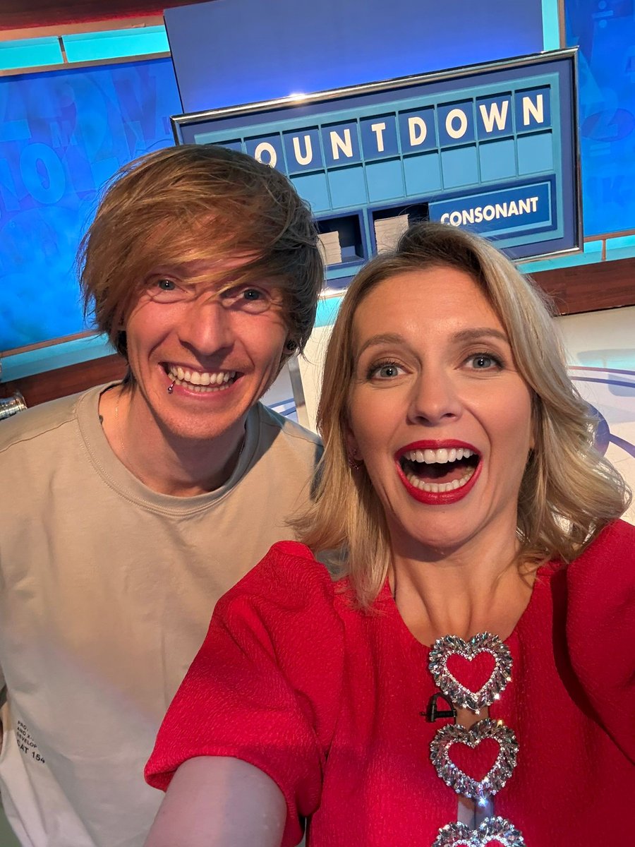 Robinson College (@robinsoncamb) on Twitter photo We’re delighted that Robinson lecturer in Applied Mathematics <a href="/tomrocksmaths/">Dr Tom Crawford</a> is to cover <a href="/RachelRileyRR/">Rachel Riley MBE 💙</a> MBE on Countdown for 3 weeks from Mon 24 Feb 🧮
Tune every weekday 2:10pm on Channel 4
Find out about Dr Tom Crawford and his Robinson lecture shorturl.at/nCU41 We’re delighted that Robinson lecturer in Applied Mathematics <a href="/tomrocksmaths/">Dr Tom Crawford</a> is to cover <a href="/RachelRileyRR/">Rachel Riley MBE 💙</a> MBE on Countdown for 3 weeks from Mon 24 Feb 🧮
Tune every weekday 2:10pm on Channel 4
Find out about Dr Tom Crawford and his Robinson lecture shorturl.at/nCU41
