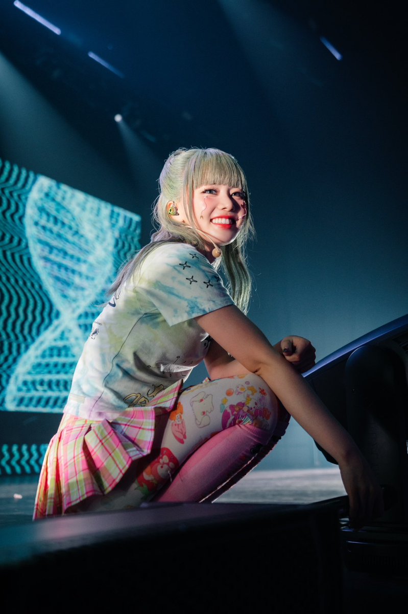 Her smile 🫠🫠🫠