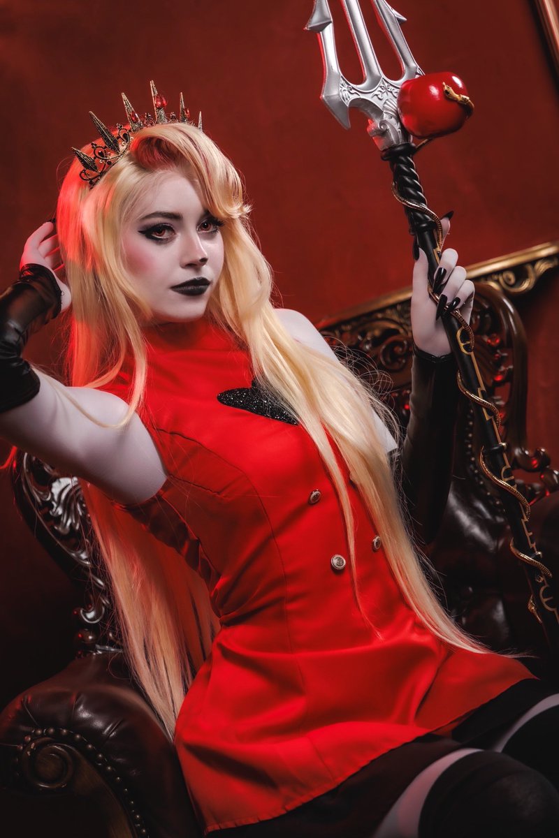 princess_gaya_'s tweet photo. Charlie Morningstar ✨🔱
Ph by @kurukuru_photo 
#HazbinHotel #Cosplay #hellisforeverparty https://t.co/osHbx47pZ8