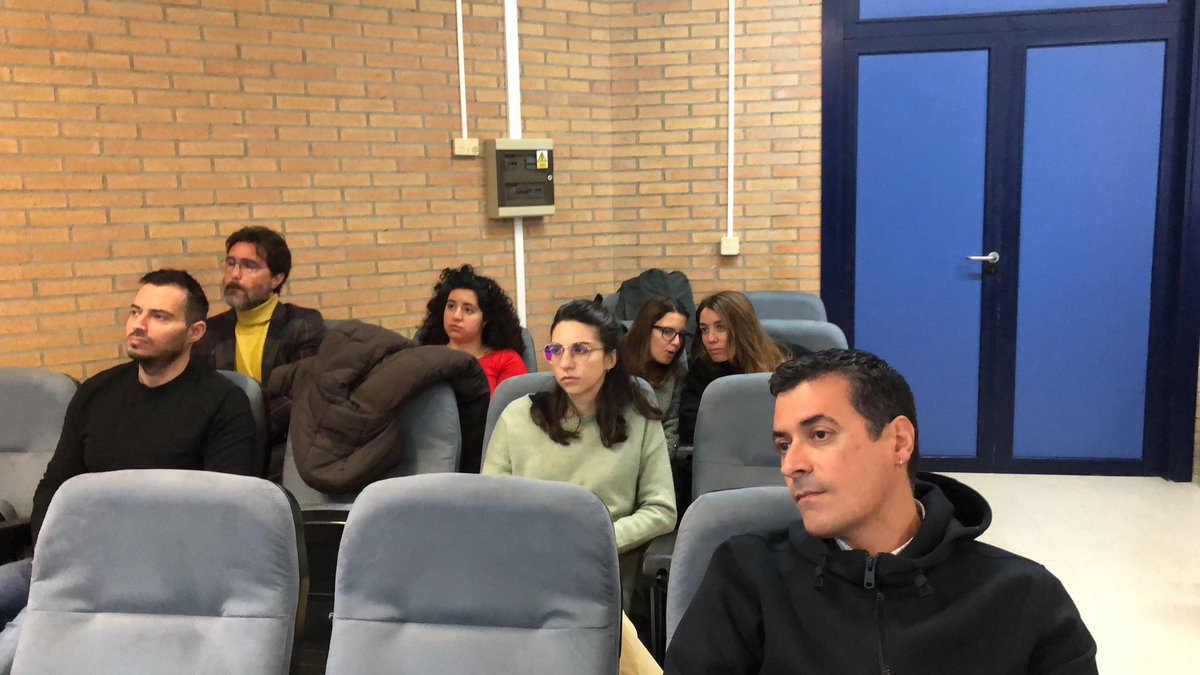 🔬Hoy, en el marco de los #Seminarios para conocer las #Investigaciones de nuestros compañeros, Claudia Voigt nos ha compartido su experiencia con los #IsótoposEstables en las interacciones hidroclimáticas entre la #SuperficieTerrestre y la #Atmósfera💧🌍. ¡Muy interesante!🎉