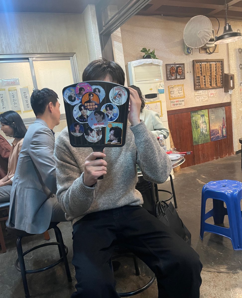 thealexhafner's tweet photo. Dont bother me, I'm working...
#whenthestarsgossip
#별들에게물어봐 https://t.co/JuZg8Rmto6