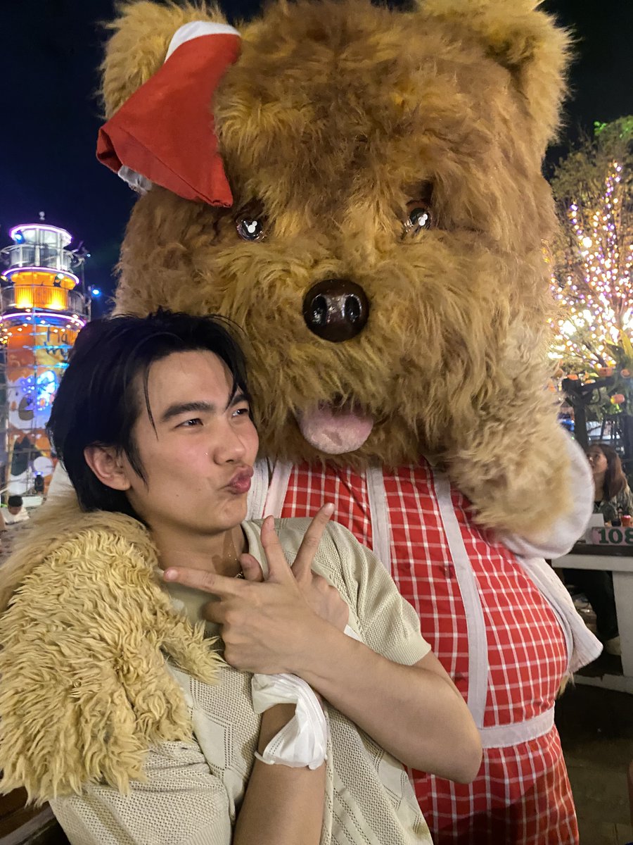 น้องหมีกับน้อนนนนบิวคนไหนน่ารักกว่ากันนะ💙✨

BUILD MOVIE NIGHT
#มังกรหยก2025XThailandHeadlines