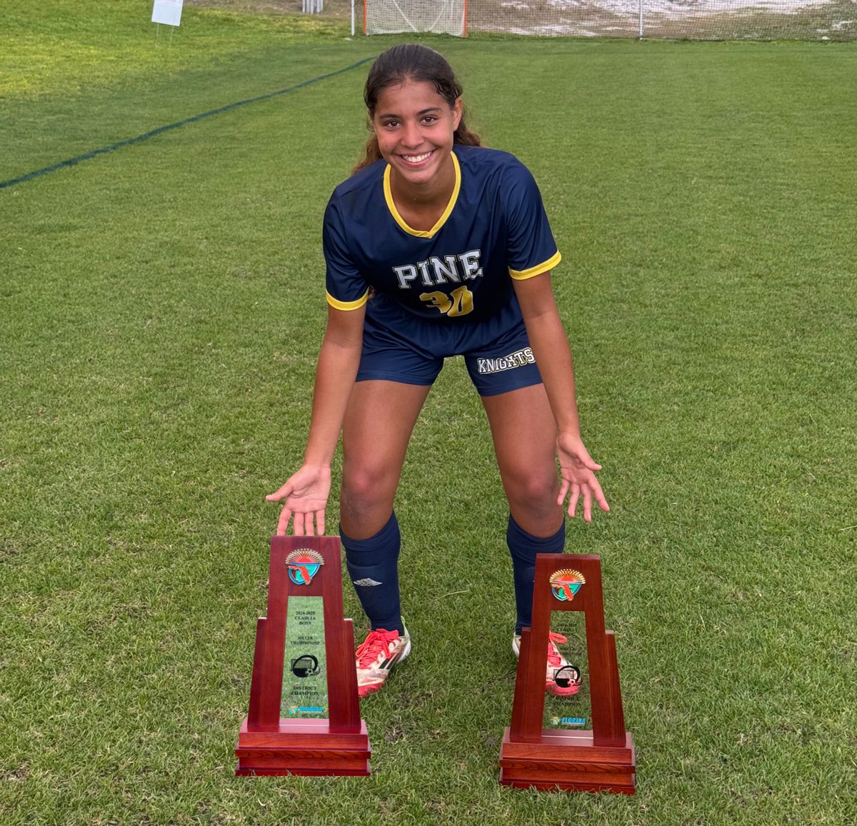 giovannawaksman's tweet photo. Campeã Distrital
Campeã Regional 
84 gols em 17 jogos
E agora vamos em busca do Campeonato Estadual pela primeira vez na história da escola. Orgulho de toda equipe!
No ranking individual, sou a número 1 da Flórida (a melhor jogadora da Flórida) e a segunda melhor jogadora do 🇺🇸 https://t.co/HYKcJh7gYL