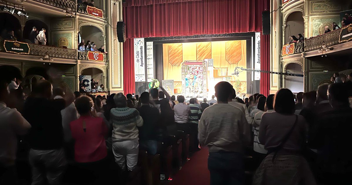 Chirigota_Ecija's tweet photo. Solo podemos decir GRACIAS por todo el cariño que nos mostrasteis ayer!!! Tanto en el teatro como en la calle y por redes sociales!!!! ❤️❤️ pase lo que pase esta noche, esta locura ha merecido la pena!!!! Al cielo con el!!!🛗💫 https://t.co/SFXn1VzCA9
