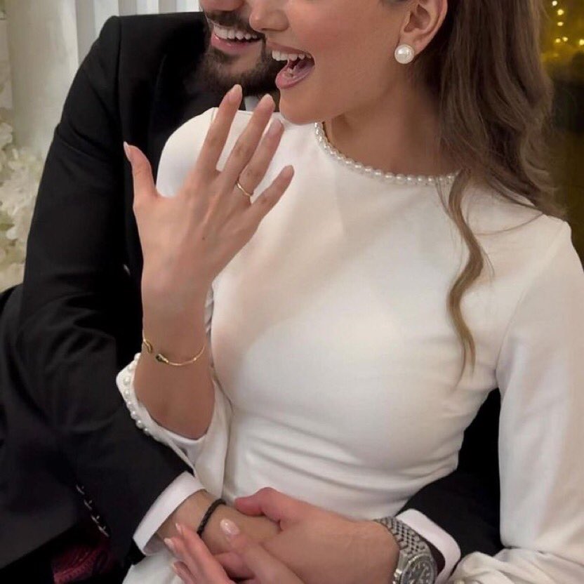 AFO5l's tweet photo. وجودك يملأ روحي سرور ♥️. https://t.co/WEG2wCRPrC