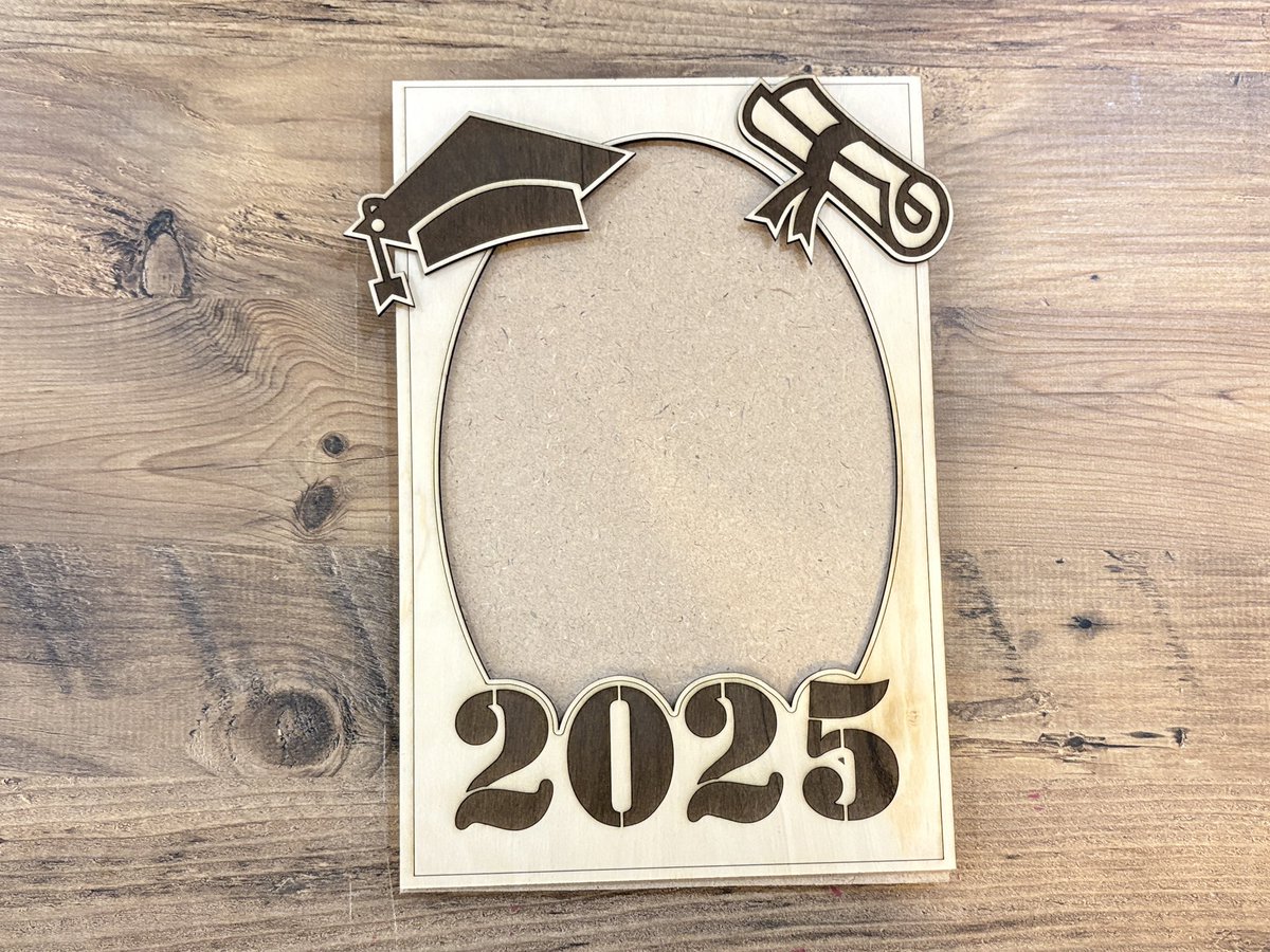 dxffdesign's tweet photo. Graduation photo frame with 2025 text

- Easy to assemble.

- Material thickness 3 mm.

- Size: 300 mm 200 mm

- Resizable

Laser cutting digital file format : DXF , SVG , AI .EPS ,XCS , lbrn2

Blue: (Score)

Red: cut

black: engrave
https://t.co/zVMX3YEiWt https://t.co/nU71SRER1z