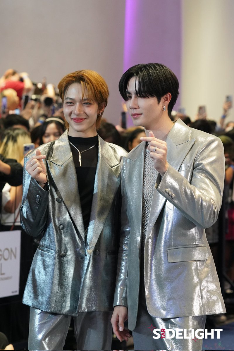 StarDelight_ent's tweet photo. "ซี พฤกษ์ และ นุนิว ชวรินทร์ " ร่วมเดิน พรม  GROW CARPET ในงาน DMD LINE UP 2025+ "GROW UP"

DMD GLOW UP
#ZeePruk #Nunew 
#ZeeNuNew #ซีนุนิว
#DMDLINEUP2025 #dmdlineupsoon https://t.co/CvZxzuBLCi