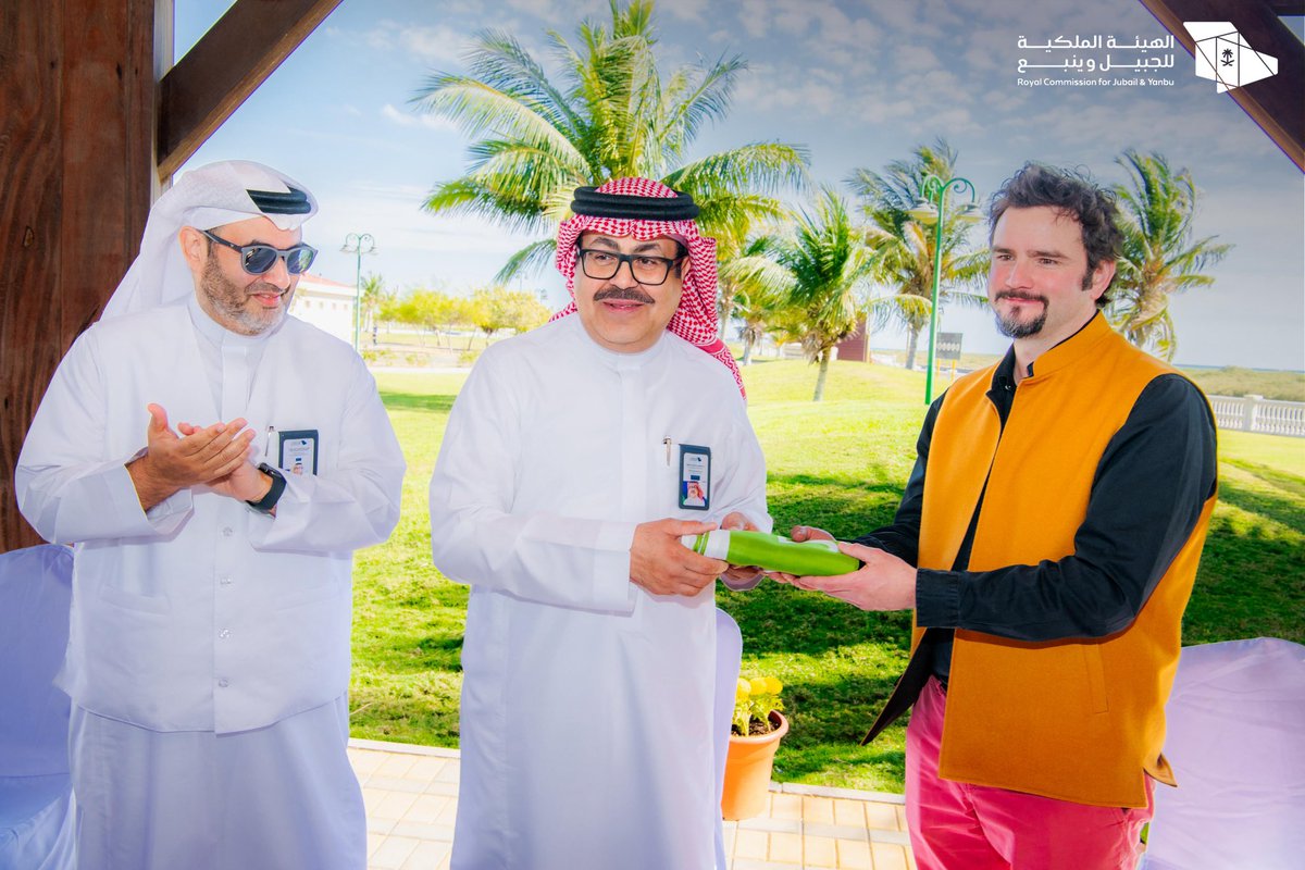 استلم 
الرئيس التنفيذي 
لـ #الهيئة_الملكية_بينبع، م.عبدالهادي الجهني، جائزة العلم الأخضر العالمية 2025 عن الحدائق بالواجهة البحرية بمدينة #ينبع_الصناعية الصناعية للسنة الثانية على التوالي . ✨ وذلك يعكس التزامنا بالاستدامة والاهتمام بالبيئة! 🍃💚 
#صناعة_وحياة