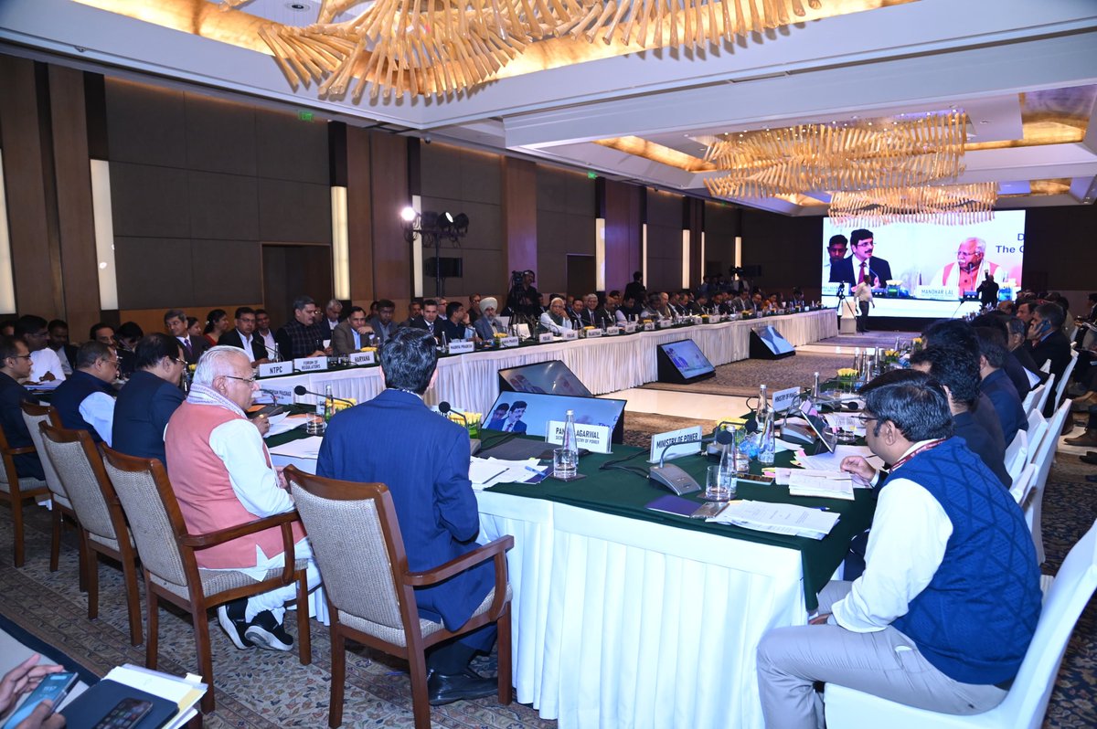 mlkhattar's tweet photo. Addressed the crucial Northern Region DISCOMs meeting to drive transformative reforms in the power sector.

Extensive deliberations were held on financial viability, accelerating RDSS implementation, resolving transmission constraints, leveraging AI for demand-supply forecasting, enhancing renewable consumption obligations & strengthening cybersecurity.

We are committed to a resilient, efficient, & future-ready energy ecosystem!