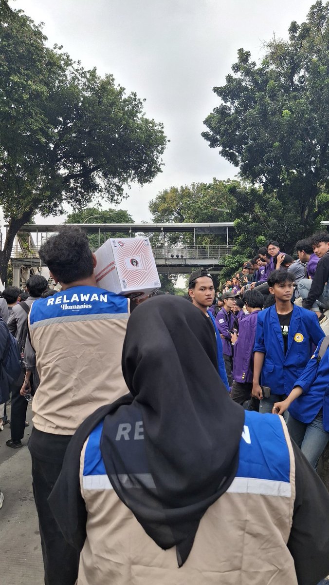 humaniesproject's tweet image. Terima kasih semua yang berusaha untuk terus terlibat, tetap semangat! #IndonesiaGelap