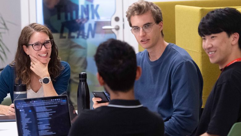 🚨 Accelerator applications now open - closing 16th March! 🚨

👉 King's Start-up Accelerator
ℹ️ Grow your venture &amp; develop as a founder.
🔗 kcl.ac.uk/entrepreneursh…

👉 King's Spinout Accelerator
ℹ️ Enhance academic reputation &amp; societal impact. 
🔗 kcl.ac.uk/entrepreneursh…