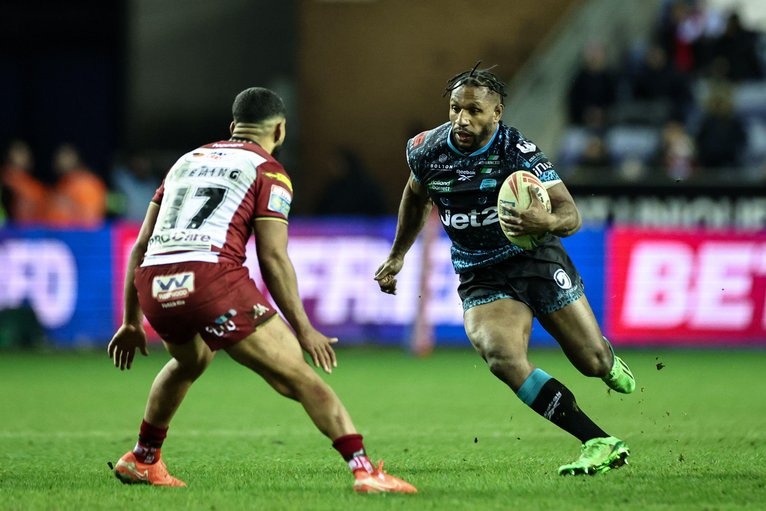 EMGLiveUK's tweet image. Round 1 complete of the 30th Rugby Super League season which saw our crew cover Wigan Warriors launching their campaign to defend their Super League title in the Battle of the Borough game against Leigh Leopards.  #EMGxGM #CombiningForces #SuperLeague #OBFacilities #LiveSports