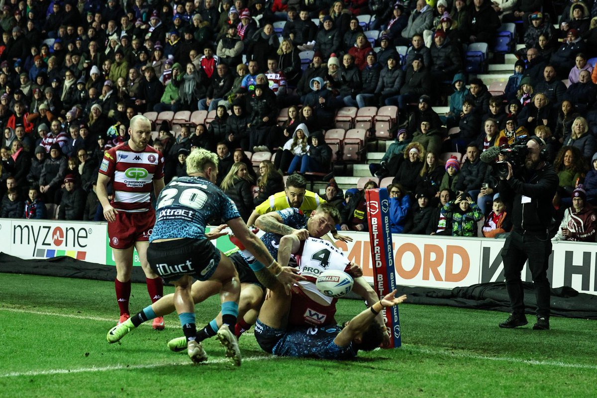 EMGLiveUK's tweet image. Round 1 complete of the 30th Rugby Super League season which saw our crew cover Wigan Warriors launching their campaign to defend their Super League title in the Battle of the Borough game against Leigh Leopards.  #EMGxGM #CombiningForces #SuperLeague #OBFacilities #LiveSports