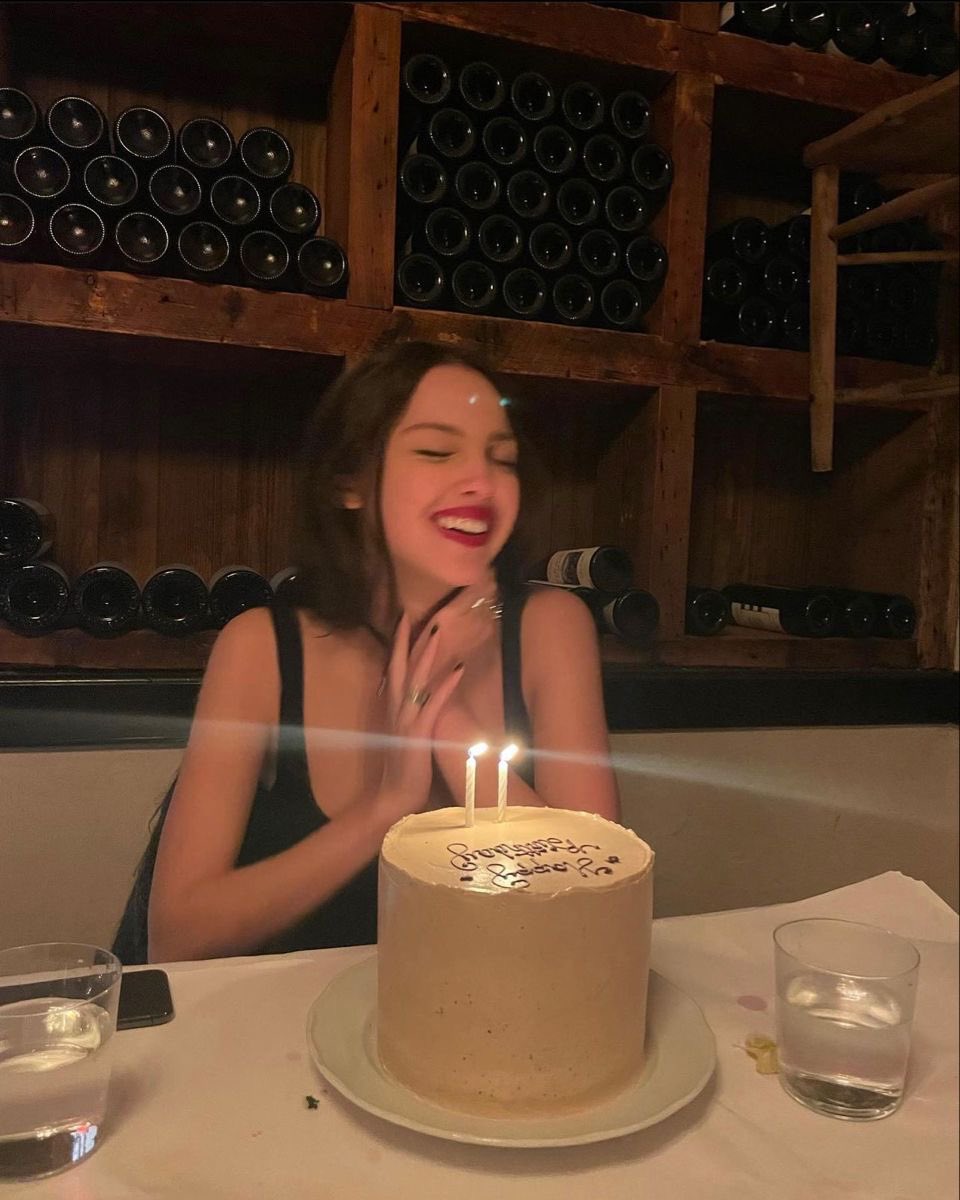 oliviarodrigoft's tweet image. I don’t know about you, but I’m feeling 22🎂