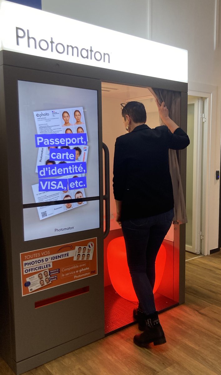 La Poste Groupe HDF (@lpnews_hdf) on Twitter photo #Services | Venez vous faire tirer le portrait à #LaPoste de #Cambrai ! Photos d’identité ou photos fun, <a href="/GroupeLaPoste/">La Poste Groupe</a> vous accompagne dans vos démarches quotidiennes !
Beauvais-Gambetta, Cambrai, Arras, Roubaix Grand Place & Valenciennes sont aussi dotés de cette cabine📸 #Services | Venez vous faire tirer le portrait à #LaPoste de #Cambrai ! Photos d’identité ou photos fun, <a href="/GroupeLaPoste/">La Poste Groupe</a> vous accompagne dans vos démarches quotidiennes !
Beauvais-Gambetta, Cambrai, Arras, Roubaix Grand Place & Valenciennes sont aussi dotés de cette cabine📸