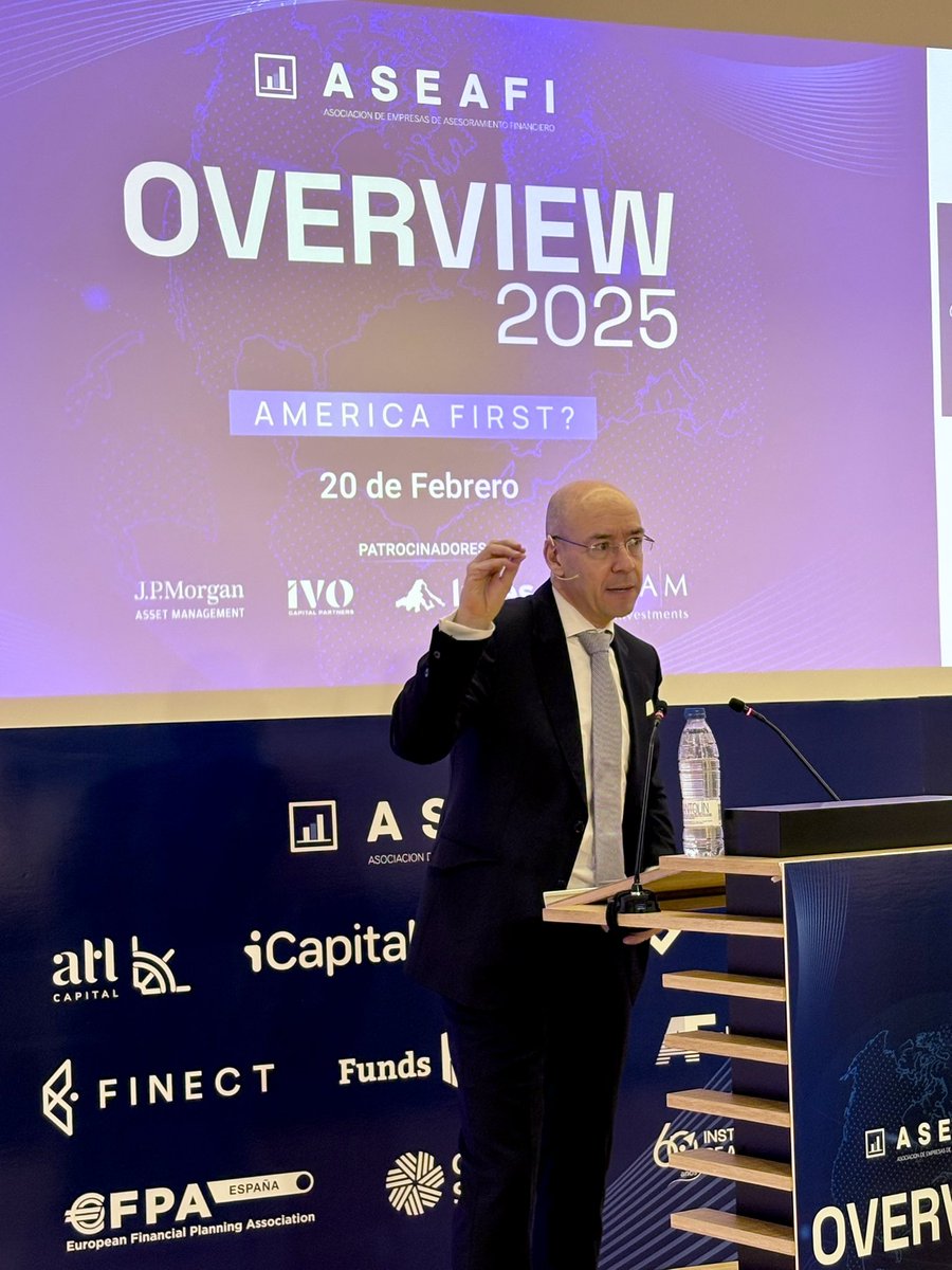 ASEAFI's tweet photo. 🗣 Damos paso a @david_cano_m, Director General en @Afi_es,
quien hablará sobre el entorno macroeconómico y compartirá
sus perspectivas de cara al primer semestre.
#ASEAFIOverview #eventosASEAFI #asociacionfinanciera
#macroeconomia https://t.co/f1jJj2SqAx