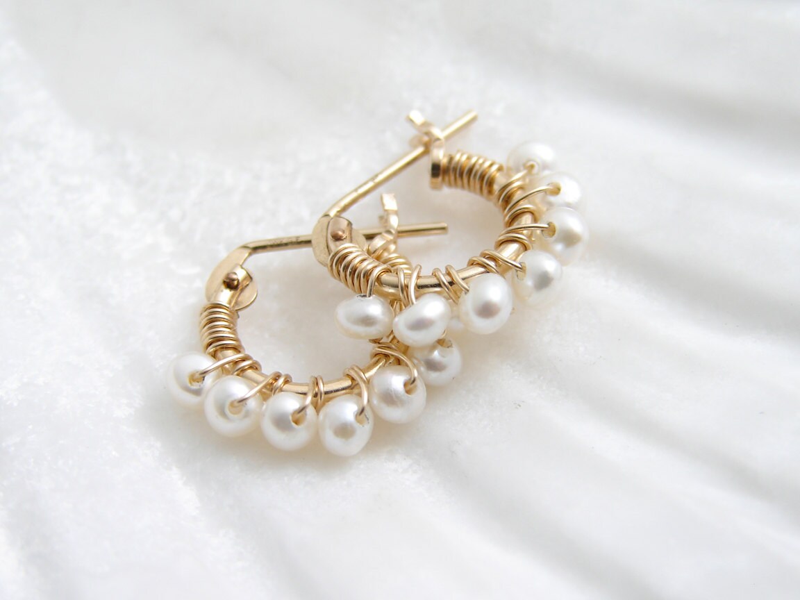JewelryByMikako's tweet image. Tiny Pearl Hoop Earrings. 14K GF Hoop Earrings. Wire Wrapped Freshwater Pearls. June Birthday. Simple Modern Jewelry by PetitBlue tuppu.net/2dc9b6da  #SmallHoop