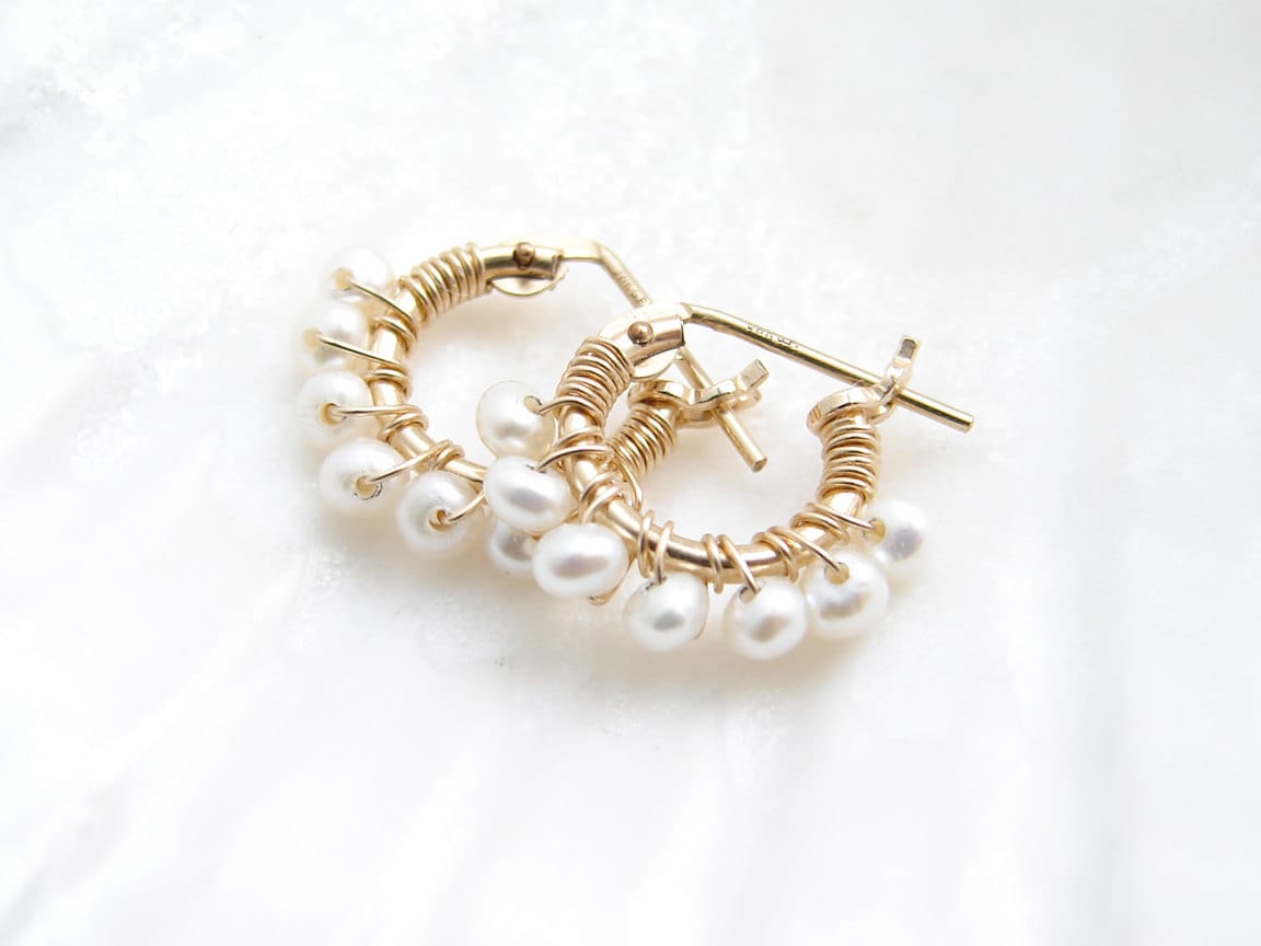 JewelryByMikako's tweet image. Tiny Pearl Hoop Earrings. 14K GF Hoop Earrings. Wire Wrapped Freshwater Pearls. June Birthday. Simple Modern Jewelry by PetitBlue tuppu.net/2dc9b6da  #SmallHoop