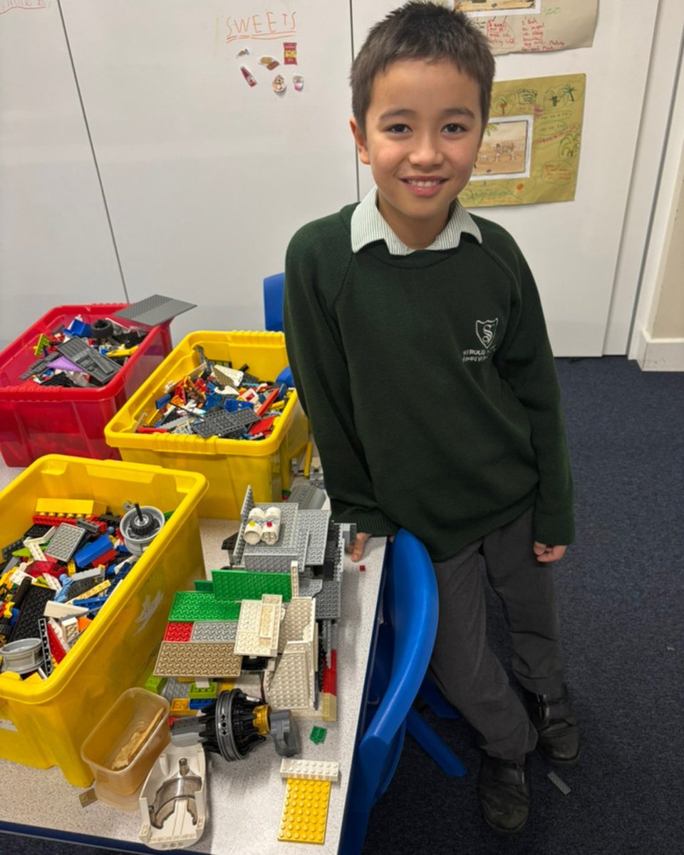 KESPreparatory's tweet image. 🟡🔴 Our LEGO Club has been busy building amazing models! The creativity is flowing! At KES Prep, our extra-curricular clubs inspire pupils to explore their passions, develop new skills, and have fun! 🌟

#KESPrep #LEGOClub #CreativeBuilders #ExtraCurricularExcellence