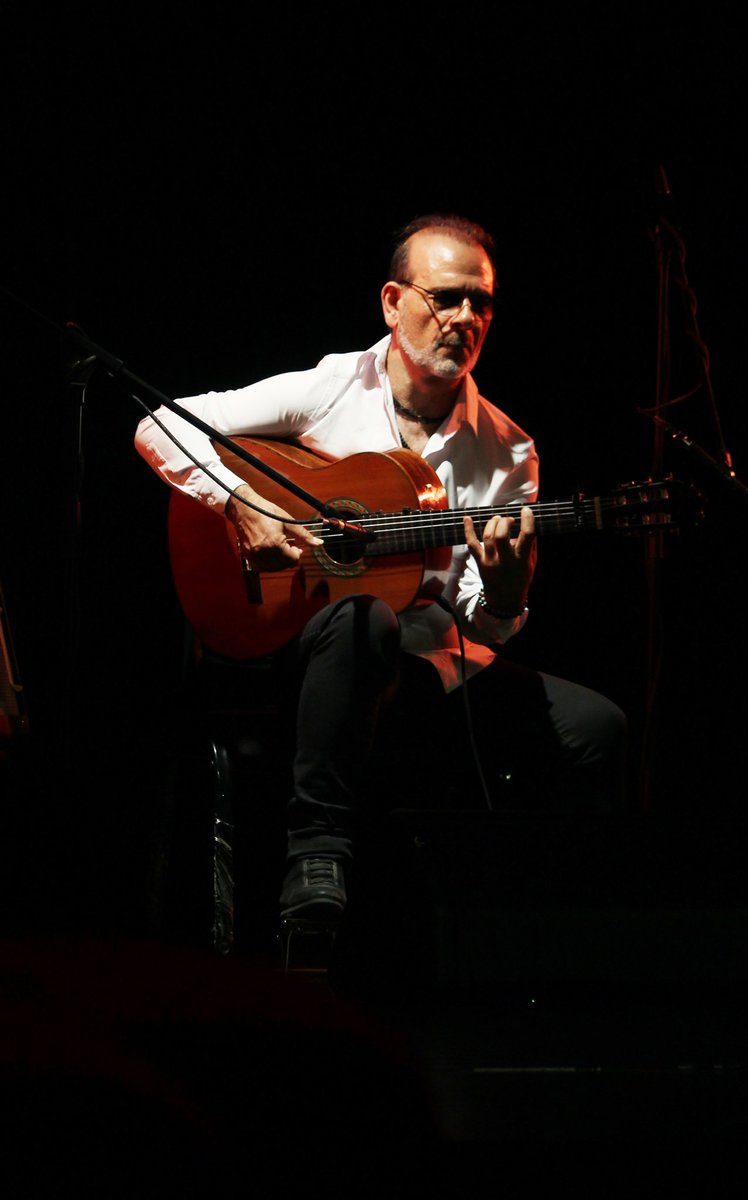 EmbEspIndia's tweet image. An unforgettable evening of Flamenco magic!💃🎶 Renowned flamenco guitarist Juan Carmona and his team captivated the audience at Instituto Cervantes with their mesmerizing performance. Here are some glimpses from the spectacular night! 📸✨
#SpaIndia