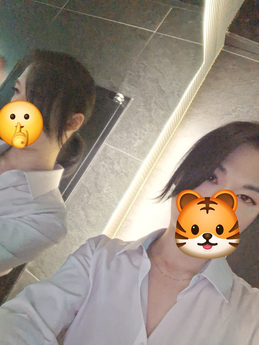 린 코.출.완
오늘은 막내언니들포함 9명 출근!
다들 왁자지껄한 코르셋으로 한잔하러 오세요~
#강남 #선릉 #시디 #시디바 #젠더 #젠더바 #여장 #여장바 #cd #cd바 #코르셋 #코삼