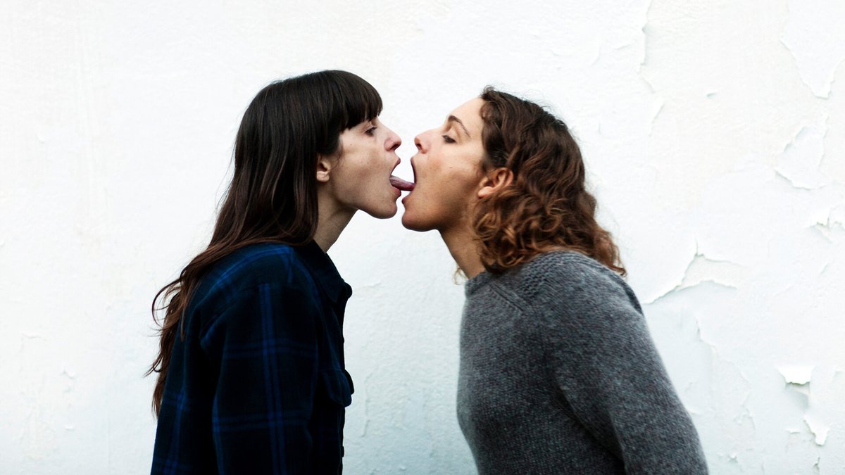 The Garden Cinema (@thegardencinema) on Twitter photo Athina Rachel Tsangari's ATTENBERG reimagined Greece through an unconventional lens, deploying a cool gaze and a deadpan sense of humor. The screening on Sunday 9 March the screening will be introduced by <a href="/SavinaPetkova/">Savina Petkova</a>
27 Feb, 9 + 27 March
thegardencinema.co.uk/film/attenberg/ Athina Rachel Tsangari's ATTENBERG reimagined Greece through an unconventional lens, deploying a cool gaze and a deadpan sense of humor. The screening on Sunday 9 March the screening will be introduced by <a href="/SavinaPetkova/">Savina Petkova</a>
27 Feb, 9 + 27 March
thegardencinema.co.uk/film/attenberg/